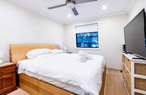 Brookvale Appartement | Funda Place - Leafy Hideout in Northern Beaches