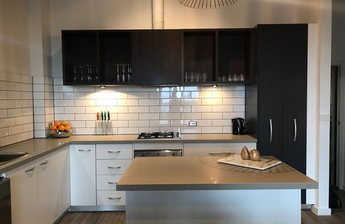 Fitzroy North Appartement | Funky Fitzroy 2 bedroom Apartment in Old Chocolate Factory