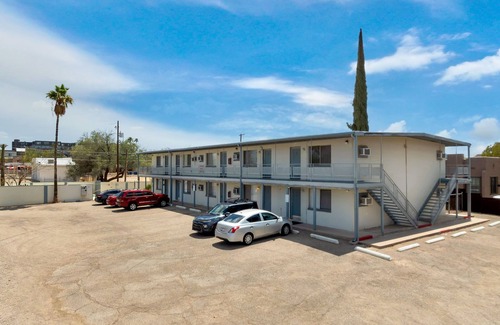 Rincon Heights Appartement | Furnished 1-bedroom apartment with WiFi, AC near downtown!