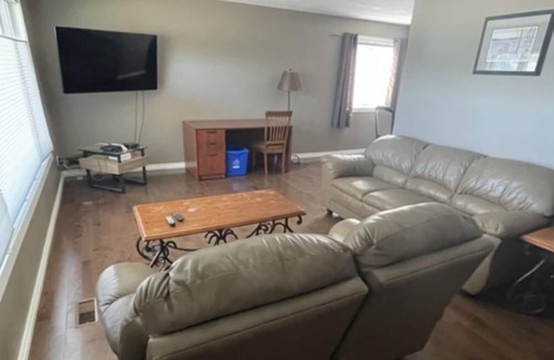 Kindersley Maison | Furnished 4 bedroom home in Kindersley