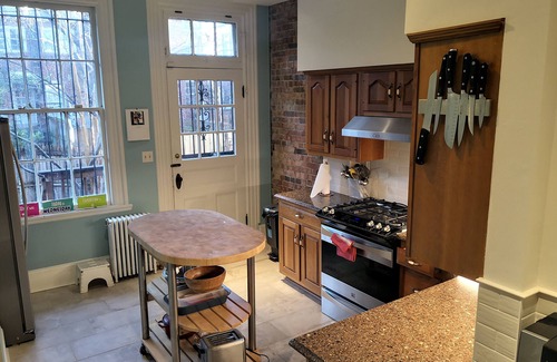Mount Pleasant Maison | Furnished 4BR family home w/ office & driveway, 2-6+ mo lease Jan 1/Feb 1 start