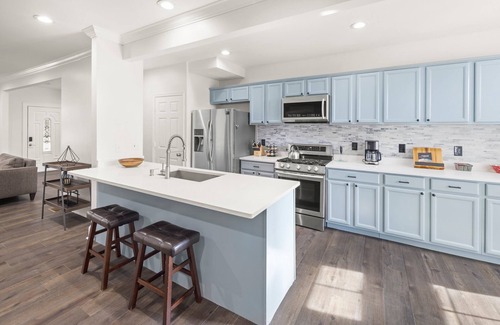 Brightwood Park Maison | Furnished, Cozy & Spacious 1B1B Basement Unit with Own Living Room & Workspace