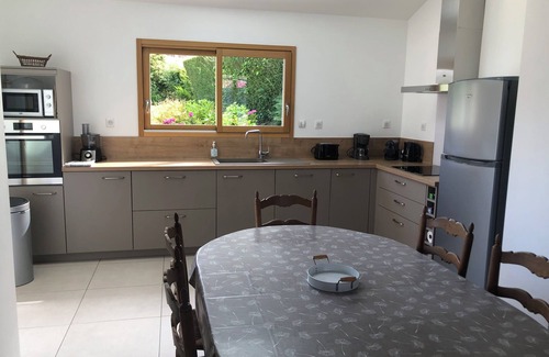 Biville-sur-Mer Maison | Furnished house with enclosed courtyard and large south-facing terrace,