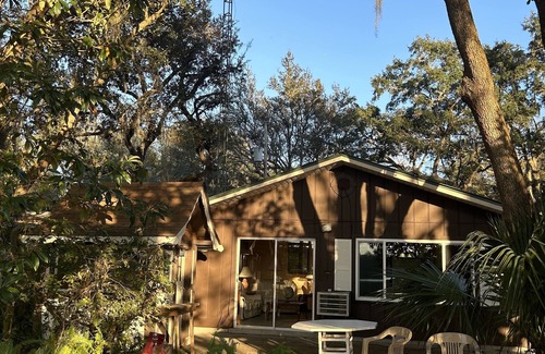 Silver Springs Maison | Furnished, lakefront 2/1 house in Ocala Nat'l Forest