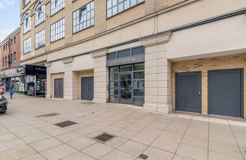 Norwich Appartement | Modern 2 bedroom 3 Bed Apartment with a view to the Norwich Castle, fully equipped kitchen