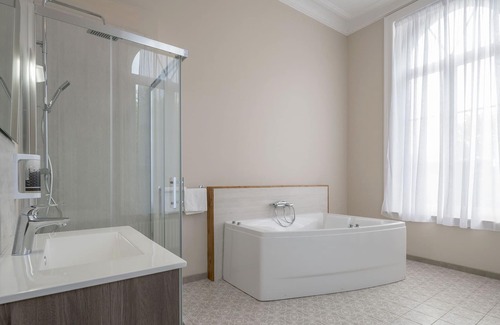 Cappelle-en-Pevele Lit Et Petit-Déjeuner | Chambre meublée dans Chateau