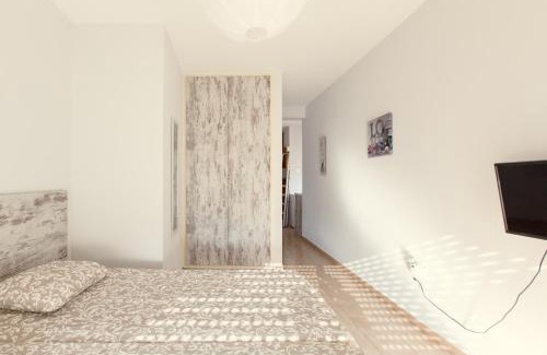 Skala Appartement | Furnished Seafront Studio