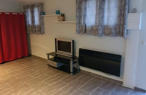 Puiseux-en-France Appartement | Studio meublé à 10 minutes du parc Astérix en voiture .