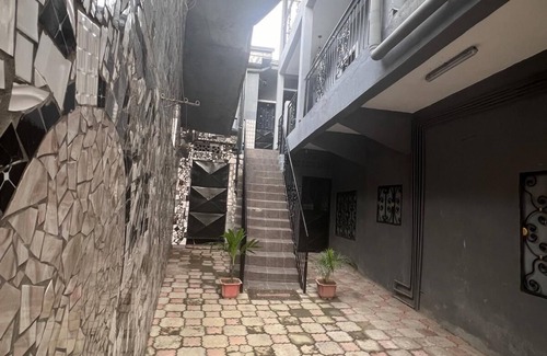 Douala Appartement | Studio meublé Dom City Yassa Ari.