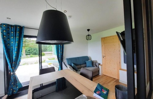Evires Appartement | Meublé de vacances avec piscine chauffée