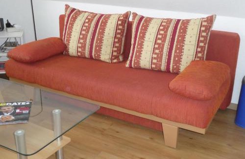 Olvenstedt Appartement | Gäste-und Ferienwohnung Magdeburg Alt-Olvenstedt, zwei Schlafzimmer, Treppenlift, ruhige Lage, Nähe Klinikum und Abfahrten A 2 und A 14