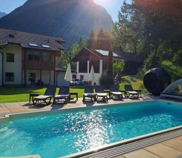 Nassereith Maison | Gästehaus Almrausch, Ferienanlage mit Pool