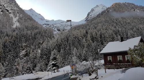 Meien Maison | Gästehaus Alpenglühn