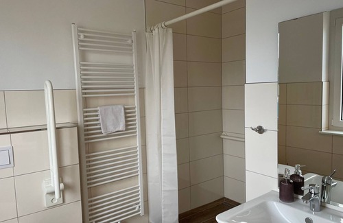 Pasewalk Appartement | Gästehaus Doppelzimmer - Yz lokschuppen Pasewalk- Gästehaus Lokschuppen