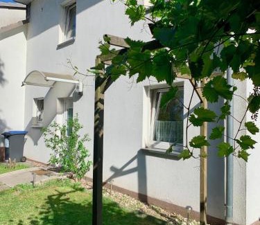 Falkensee Maison | Gästehaus Falkensee, nahe Berlin mit Pool