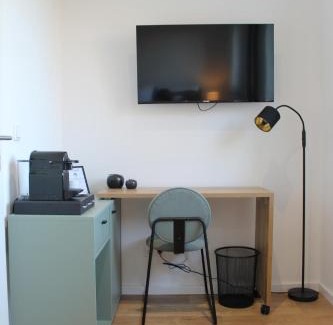Kernstadt Maison | Gästehaus Friedrichstraße Ruhiges Zimmer mit Bad zum Innenhof