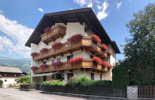 Zell am Ziller Appartement | Gästehaus Neuhauser