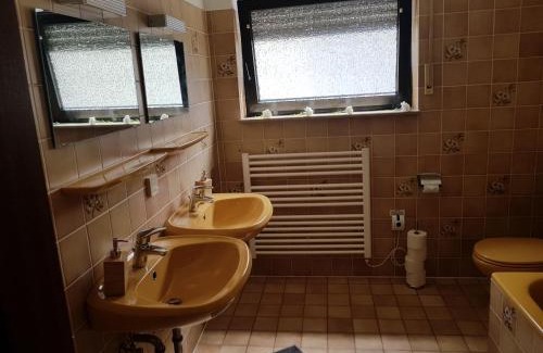 Knielingen Maison | Gästehaus Windheim (Karlsruhe-Knielingen 2)