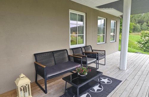 Orskog Appartement | Gårdsidyll i flotte omgivelser