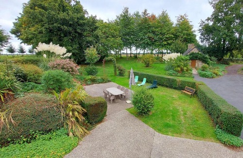 La Pellerine Maison | Gîte à la campagne avec jardin privatif, terrasse, et jeux extérieurs près de Fougères - FR-1-600-69