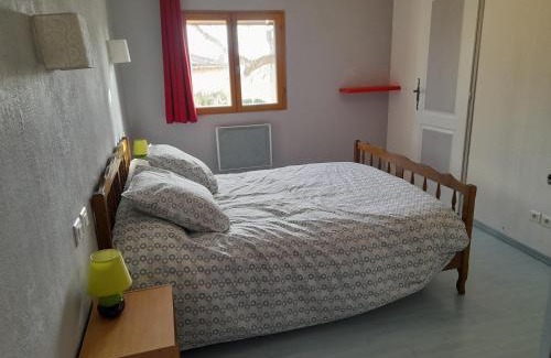 Brens Maison | Gîte à la campagne avec jardin et piscine