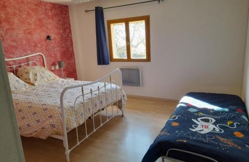 Brens Maison | Gîte à la campagne avec jardin et piscine