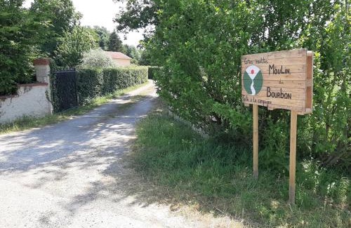 Biziat Appartement | Gîte à la campagne avec piscine