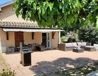 Biziat Appartement | Gîte à la campagne avec piscine