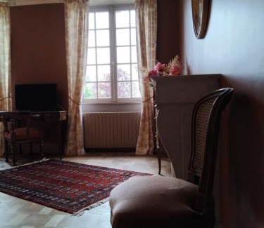 Les Aspres Maison | Gîte à la Moncorgerie