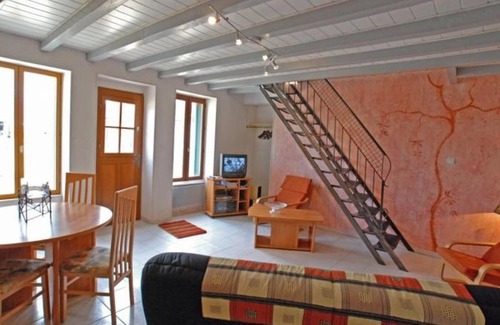 La Puye Maison | Gîte à LA PUYE - FR-1-541-63