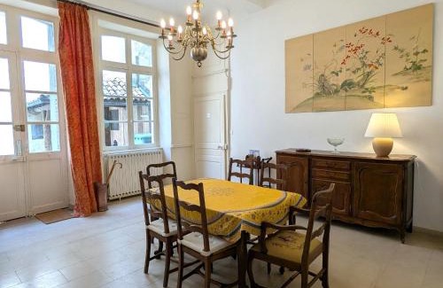 Euvezin Maison | Gîte élégant au Château d'Euvezin avec jardin et parking privatif - FR-1-584-383