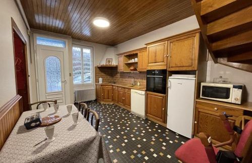 Ferrieres-sur-Sichon Maison | Gîte élégant avec 3 chambres, cour fermée et terrasse, proche des activités de montagne et de Vichy - FR-1-489-497