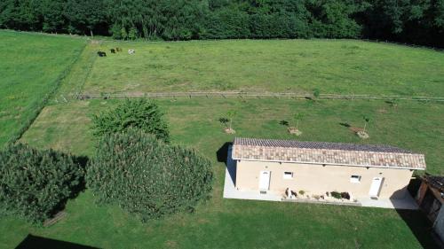 Capdrot Maison | Gîte équestre Domaine des Crins - Biron