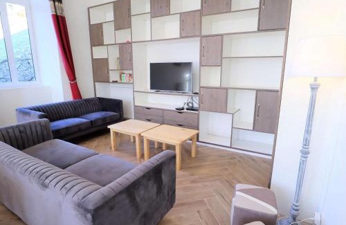 Beaufort Maison | Gîte 15 pers. - Mobilité réduite - Proche Saint-Guérin - Parking, Salle de réunion, Ski room - FR-1-342-260