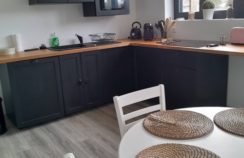 Montreuil-sur-Mer Lit Et Petit-Déjeuner | Gîte 2 ou 4 personnes avec jacuzzi et terrasse privative