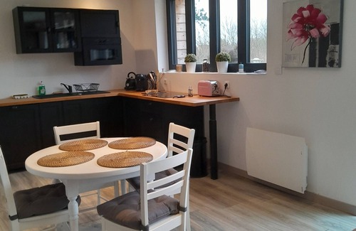 Montreuil-sur-Mer Lit Et Petit-Déjeuner | Gîte 2 ou 4 personnes avec jacuzzi et terrasse privative
