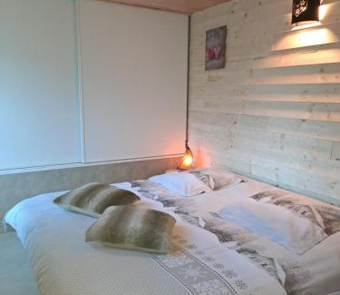 Aubenas Appartement | Gîte 3 "le Canal de Baza" aux Magnolias