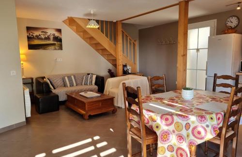 Cravant Maison | Gîte 5 pers au calme avec grande terrasse, près de Meung-sur-Loire et circuit des Châteaux de la Loire - FR-1-590-20