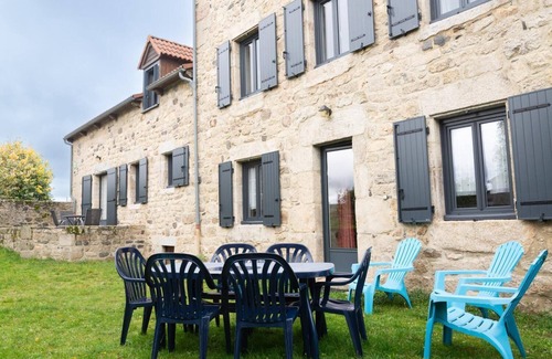 Chaulhac Maison | Gîte 6/7 personnes 1 chambre/1 mezzanine