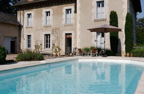 Arfeuilles Maison | Gîte 6 pers avec piscine, terrasse et parc, idéal randos et détente - FR-1-489-436