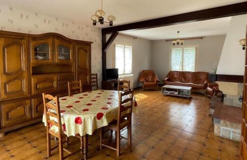 Artenay Maison | Gîte au cœur d'Artenay – 3 chambres, tout confort, à 25 min d'Orléans, proche commerces et musées - FR-1-590-123