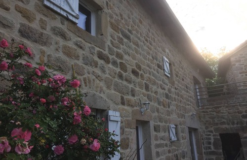 Saint-Pierre-Eynac Maison | Gîte au calme à 15 minutes du Puy en Velay, idéal pour les familles