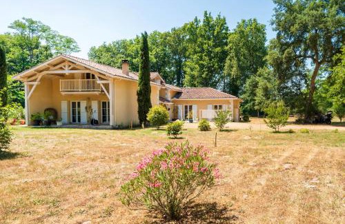 Baudignan Maison | Gîte Au Milieu D'un Airial