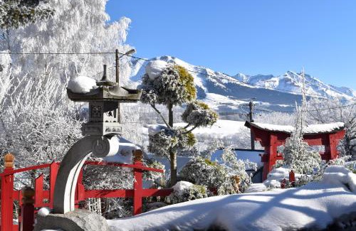 Pierre-Chatel Maison | Gîte Au printemps Japonais, petit train de la Mure, parc des Ecrins