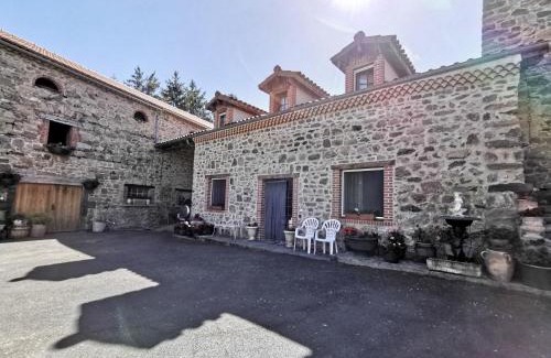 Lorlanges Maison | Gîte Authentique pour 2-3 Pers. avec Cour, Terrain et Pêche, à Proximité de Brioude et Blesle - FR-1-582-353