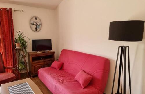 Saint-Laurent-de-Carnols Maison | Gîte avec Piscine au cœur de la Vallée de la Cèze