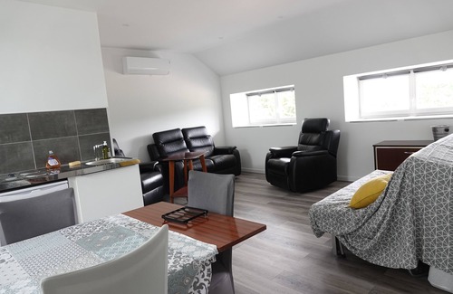 Lorris Appartement | Gîte cœur de forêt d'Orléans famille 3 chambres Espace Bien-Être SPA Hammam