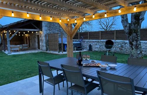 Brouchaud Maison | Gîte avec jacuzzi 6 personnes