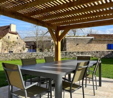 Brouchaud Maison | Gîte avec jacuzzi 6 personnes