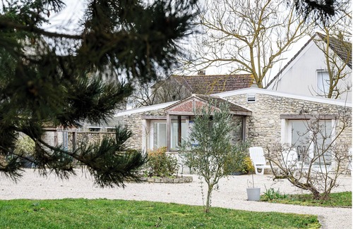 Chenou Maison | Gîte Avec Piscine au Cœur D'un Verger au Calme, à Seulement 1h de Paris !